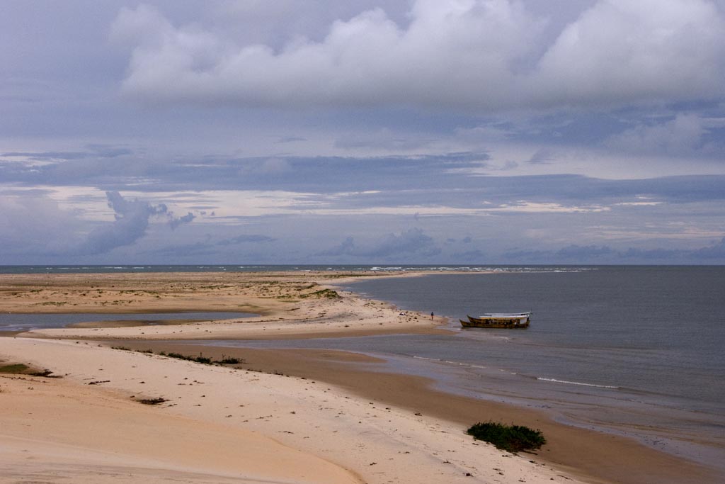 16b_view_of_boat-at_island