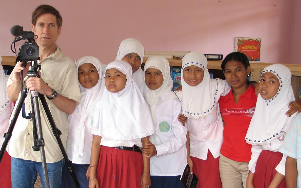2005_with_moslem_students_in_indonesia