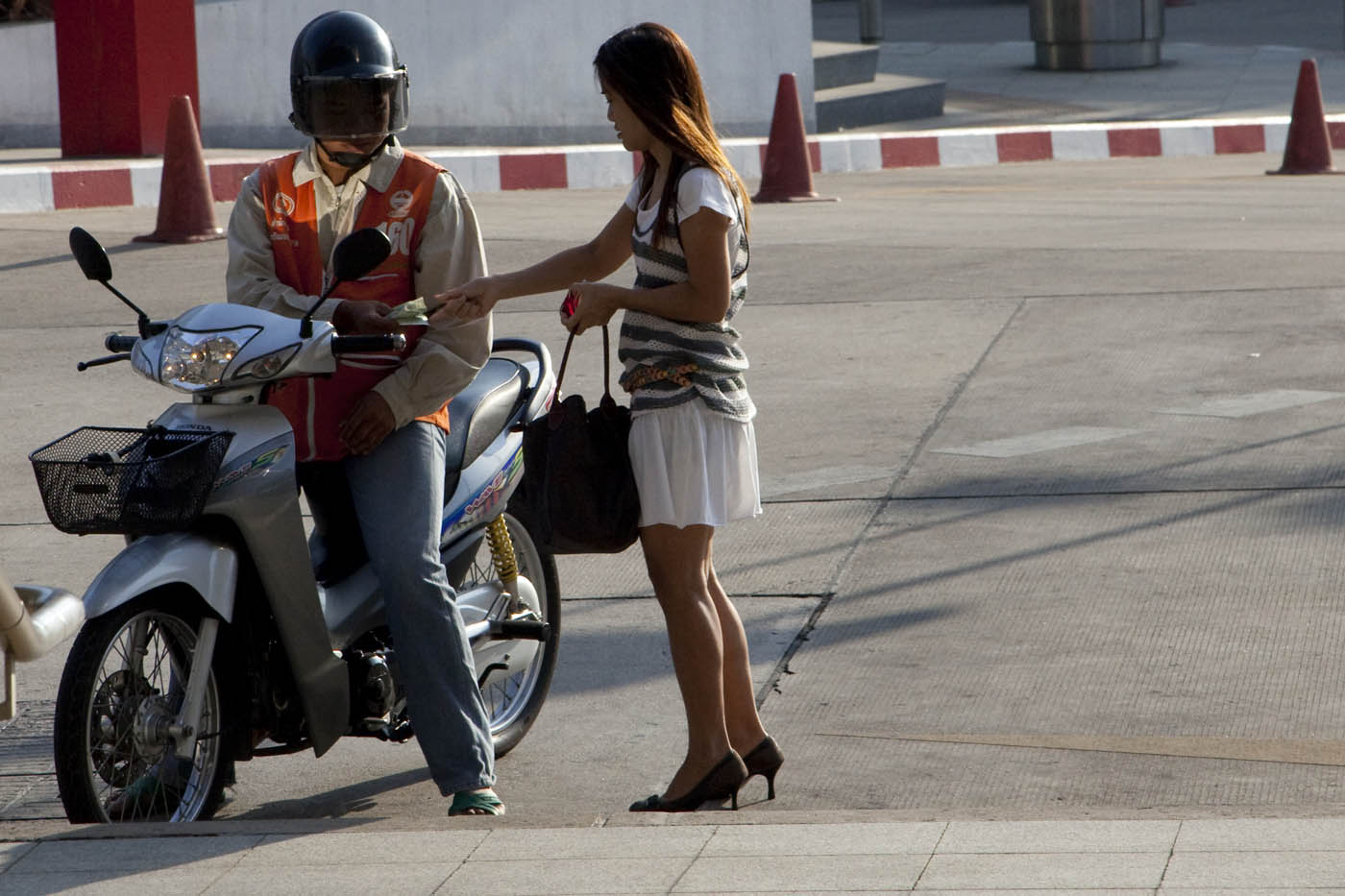 girls_on_bikes_24
