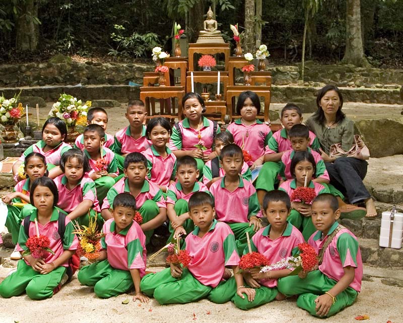 school kids visit Suan Mokkh